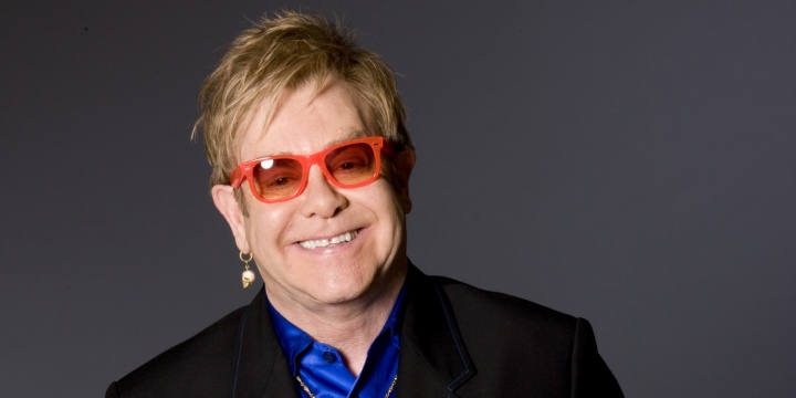 Sir Elton John vystoupí v Praze!