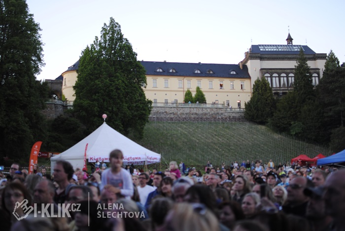 Michal Hrůza si dvacetiletému působení na scéně nadělil koncert na zámku Zbiroh a křest nového CD