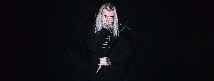 Temný rapper Ghostemane vystoupí v Praze