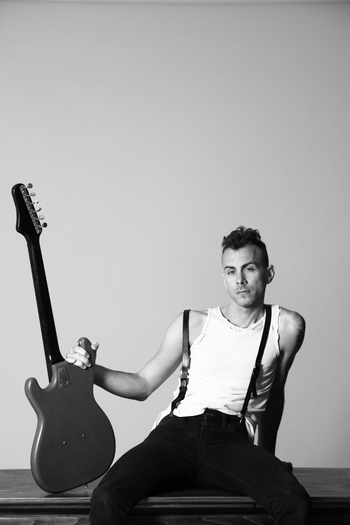 Izraelský písničkář Asaf Avidan vydává 4. února první sólové album Different Pulses!