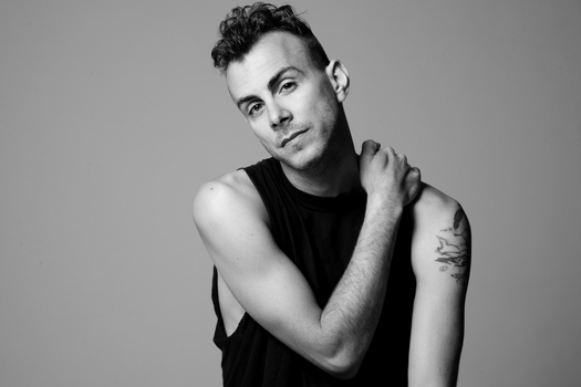 Izraelský písničkář Asaf Avidan zahraje poprvé v České republice na festivalu Colours of Ostrava 2013!