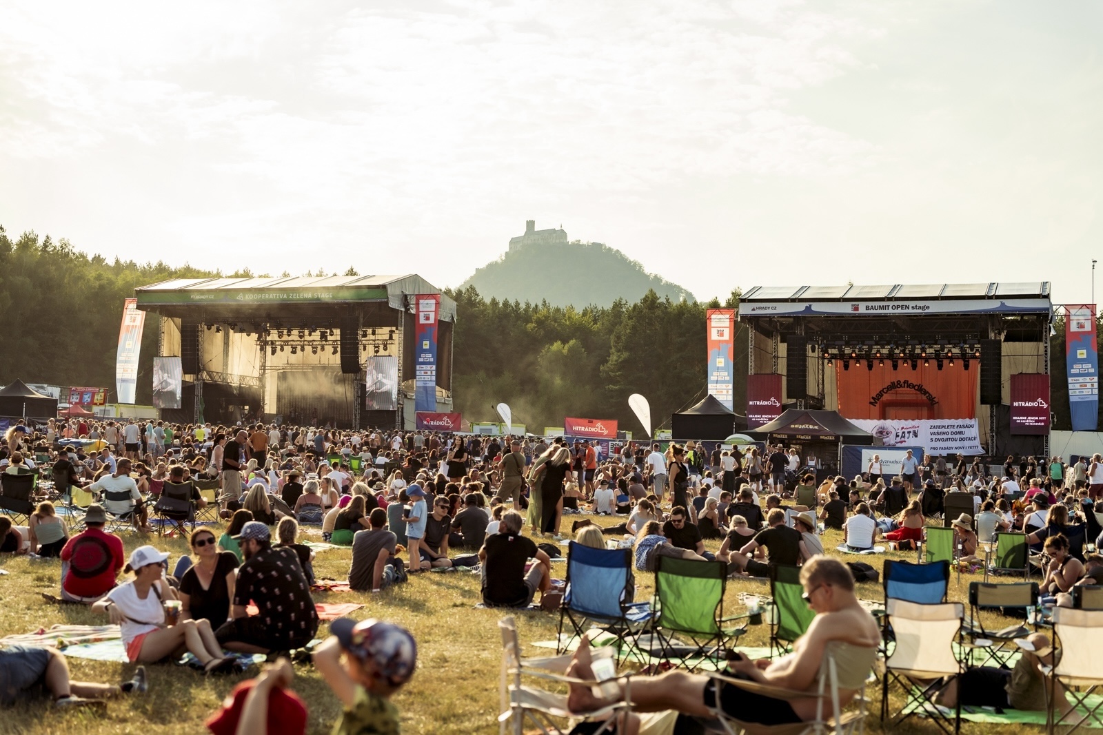 Festival Hrady CZ oslaví 21 let: Letní putování startuje na Točníku a láká na hvězdný lineup